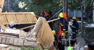 约旦安曼一居民楼倒塌致5人死亡