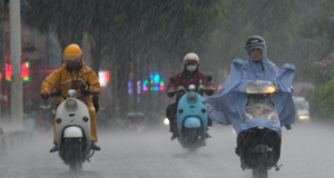 广西连续发布暴雨橙色预警