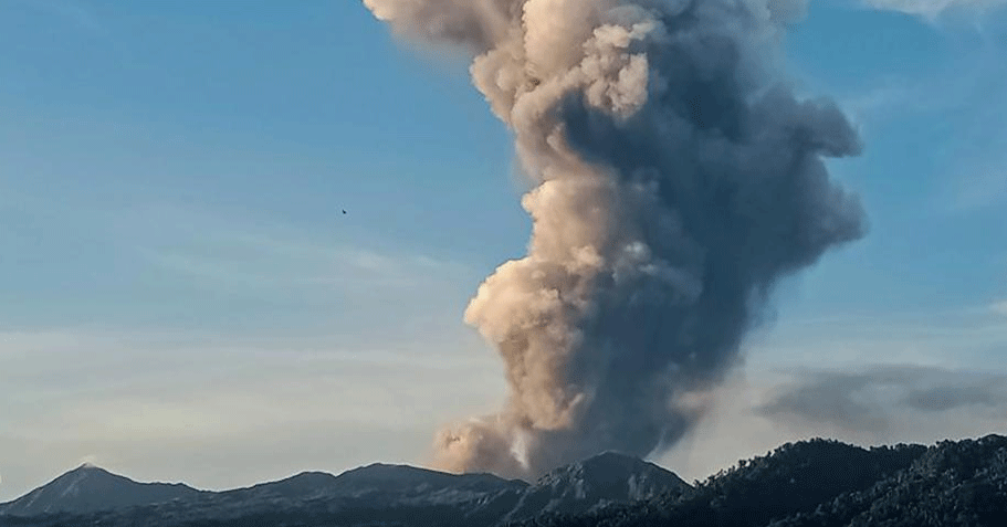 印尼杜科诺火山喷发