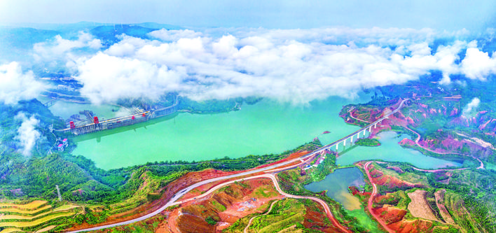 黄河畔 云翻涌 景如画