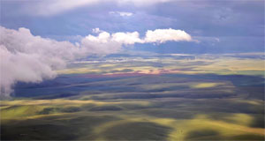 飞越草原看美景