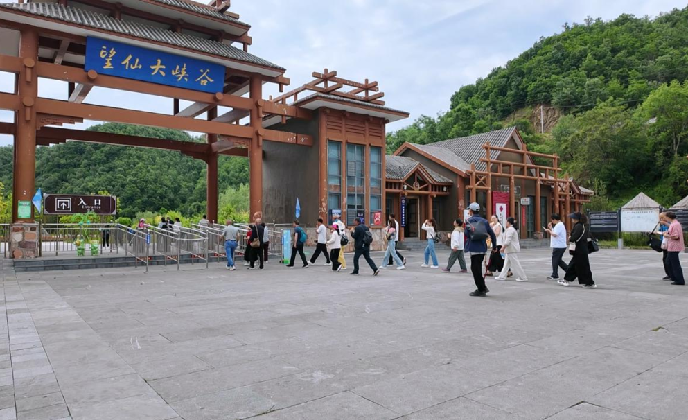 配图1