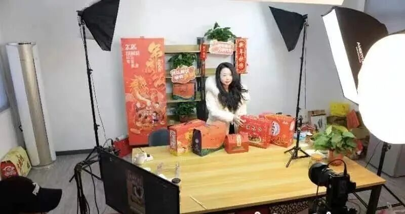配图1