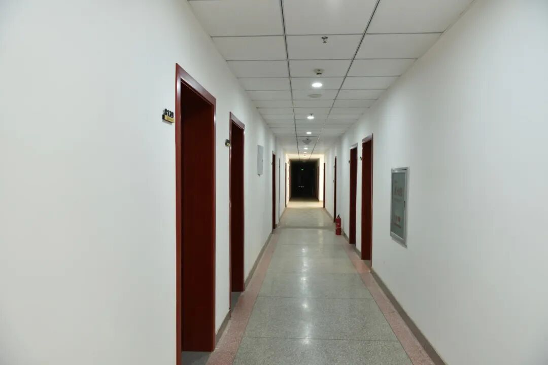 配套整洁安全的住宿服务,让学员无需奔波、潜心求学,全方位解锁高品质培训体验。 配图6